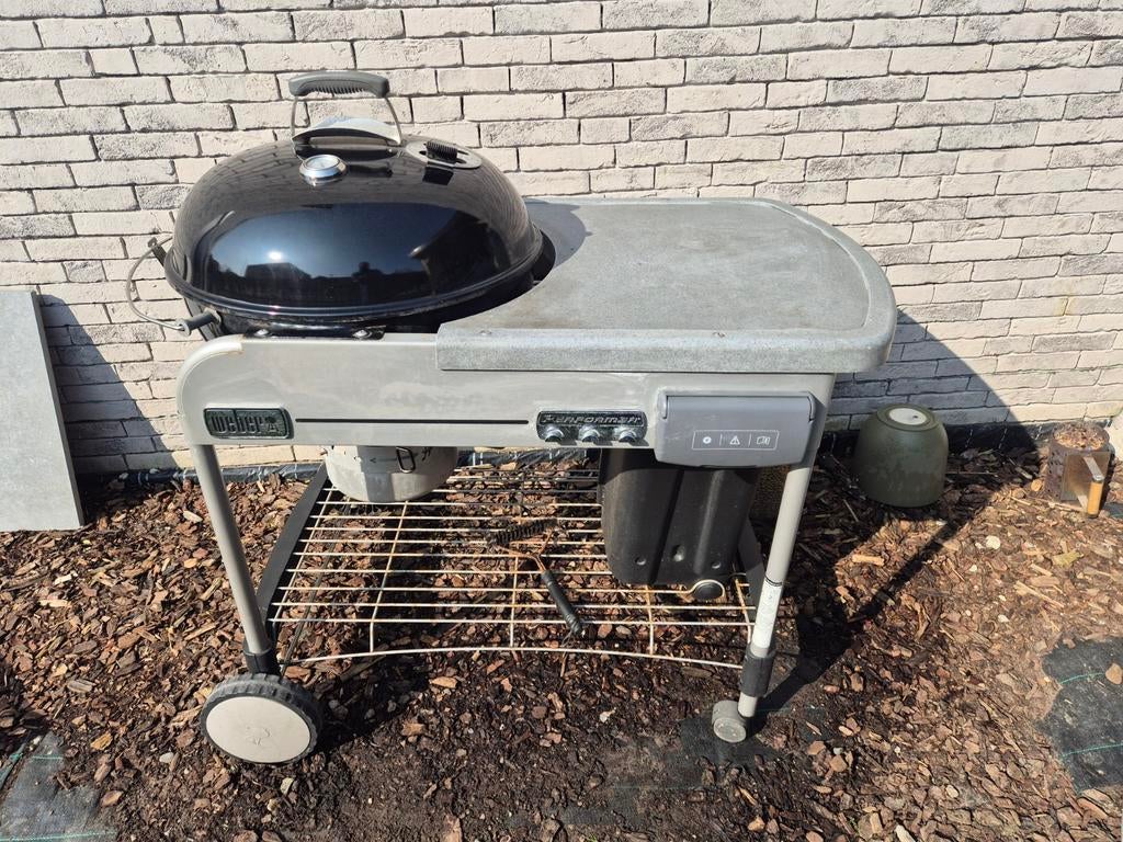 Zeer complete Weber Performer met gasontsteking, Ophalen