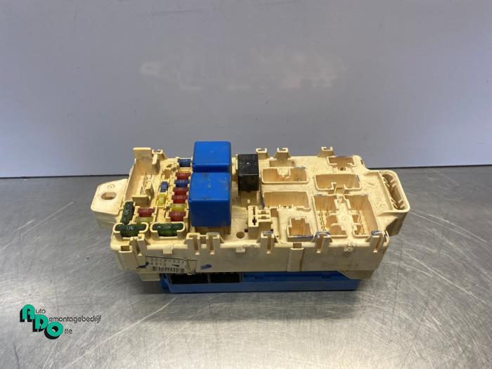 Boîte à fusibles d'un Mitsubishi Pajero (Pajero 00-), -, 3 mois de garantie, Utilisé, Mitsubishi