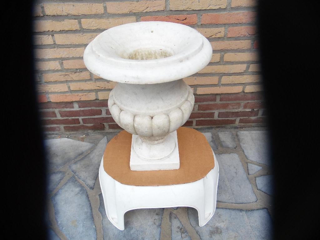 Zeer mooie zware bloemen vaas in witte steen . Hoogte 42 cm., Enlèvement, Comme neuf