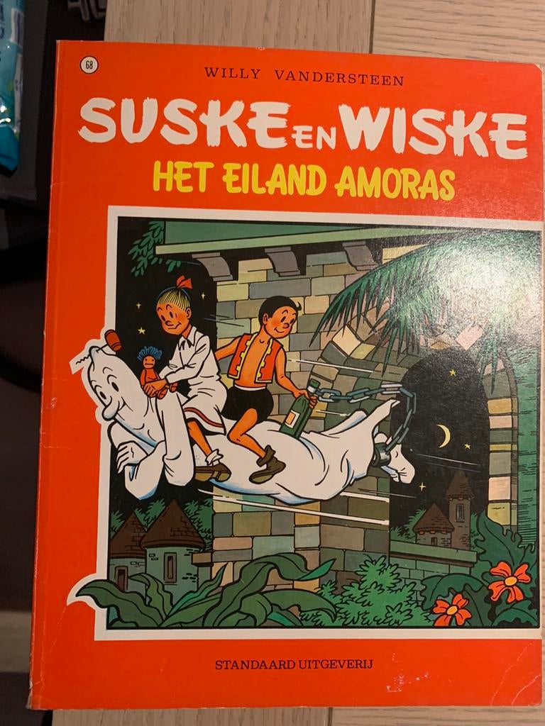 Het Eiland Amoras - Suske en Wiske, Boeken, Willy Vandersteen, Eén stripboek, Ophalen, Gelezen