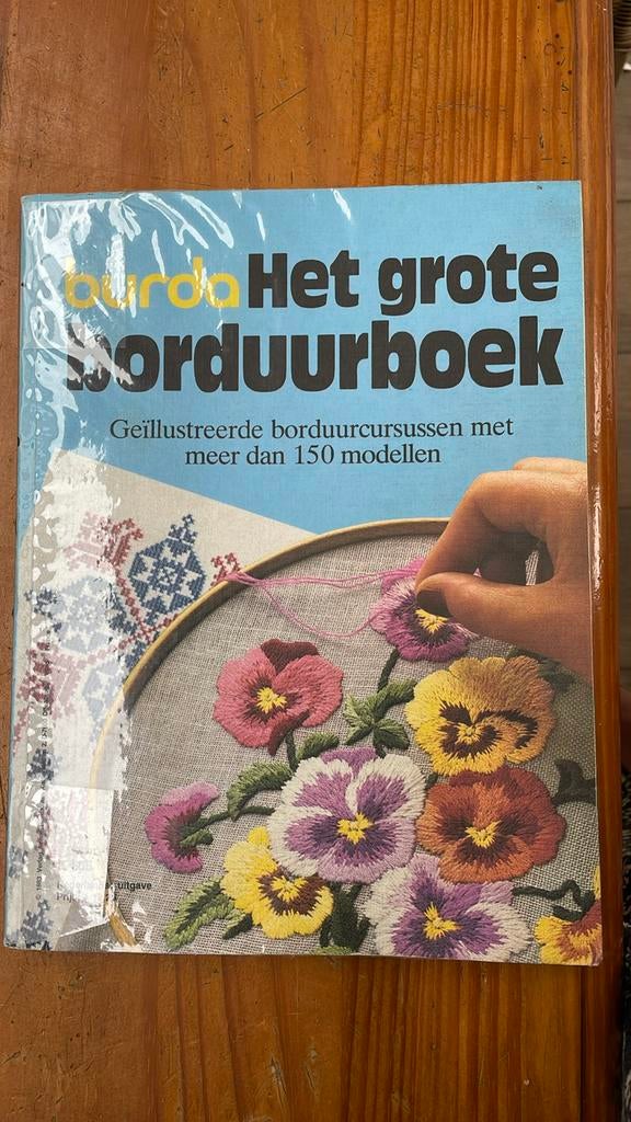 Borduurboek Burda, Enlèvement ou Envoi