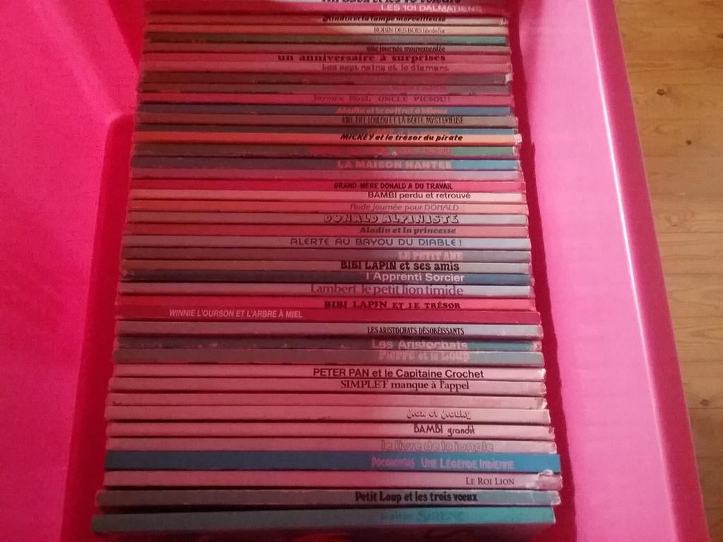 45 livres Disney collection hachette années 80+un support, Enlèvement ou Envoi, Utilisé, Autres types