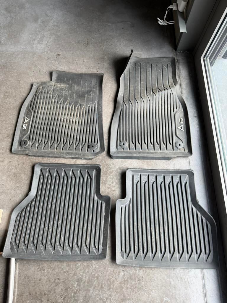 Originele rubberen matten Audi A6 C8 (2021)+ koffermat – set, Ophalen, Gebruikt