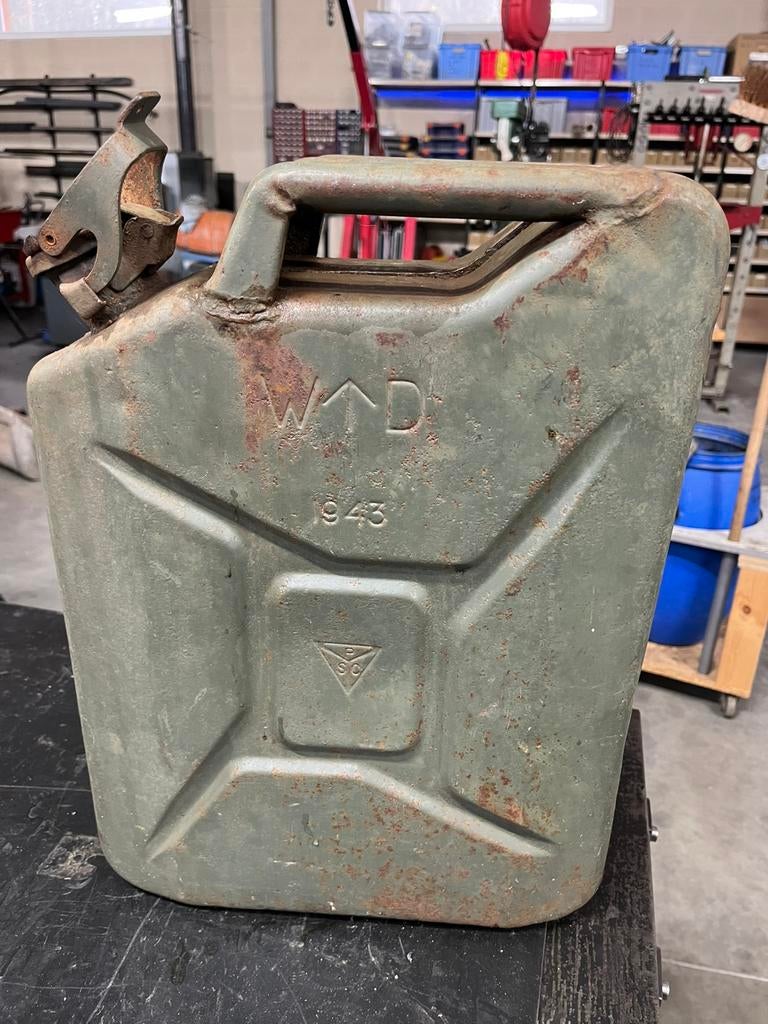Jerrycan de l'armée anglaise 1943, Collections, Enlèvement