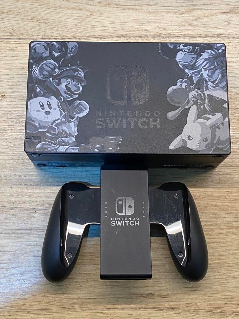 Nintendo Switch Dock Super Smash Bros Ultimate ÉDITION, Consoles de jeu & Jeux vidéo, Enlèvement ou Envoi, Comme neuf