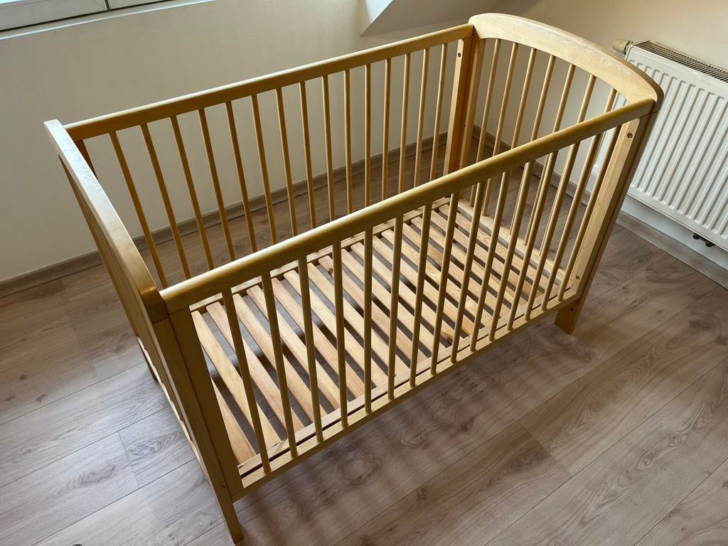 Lit bébé - Bon état – Conforme a la norme EN 716, Enfants & Bébés, Berceaux & Lits, Enlèvement, Comme neuf, Lit