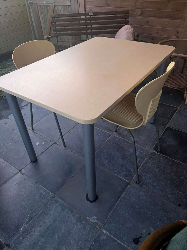 Tafel met 2 stoelen, Ophalen, Zo goed als nieuw, Kunststof
