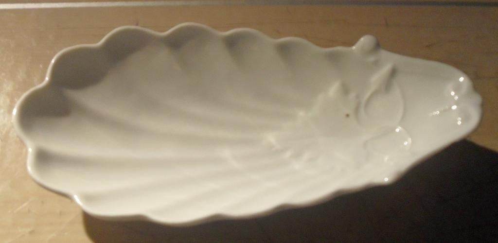 Plat en forme de feuille, Enlèvement ou Envoi