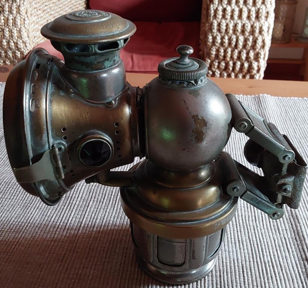 Lampe de vélo au carbure 318e Jos lucas Birmingham bon état, Antiquités & Art, Enlèvement ou Envoi