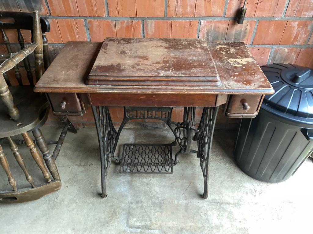 SINGER ANTIEK NAAIMACHINE, Enlèvement