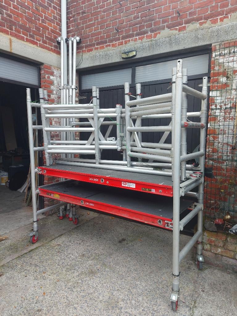 Échafaudage ALTREX, Doe-het-zelf en Bouw, Steigers, Zo goed als nieuw, Rolsteiger of Kamersteiger, Ophalen