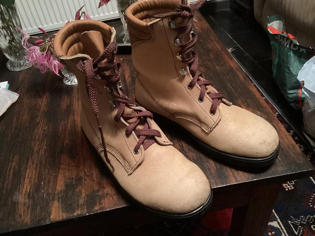 Bottines de Sécurité Jallatt. P.41, Enlèvement ou Envoi, Comme neuf