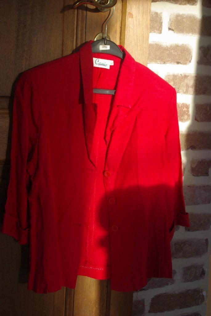 Ensemble veste et jupe Cassis 42, Taille 42/44 (L), Enlèvement ou Envoi, Cassis, Porté