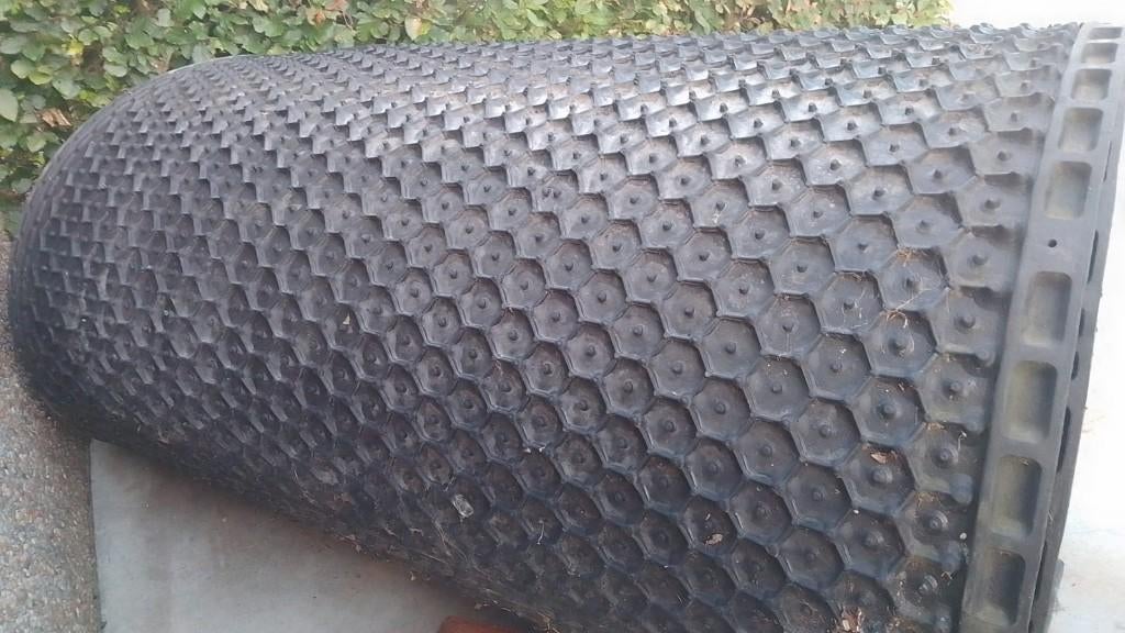 Noppenmat op rol voor vee of paarden, Zakelijke goederen, Landbouw | Werktuigen, Ophalen, Veehouderij, Stalinrichting