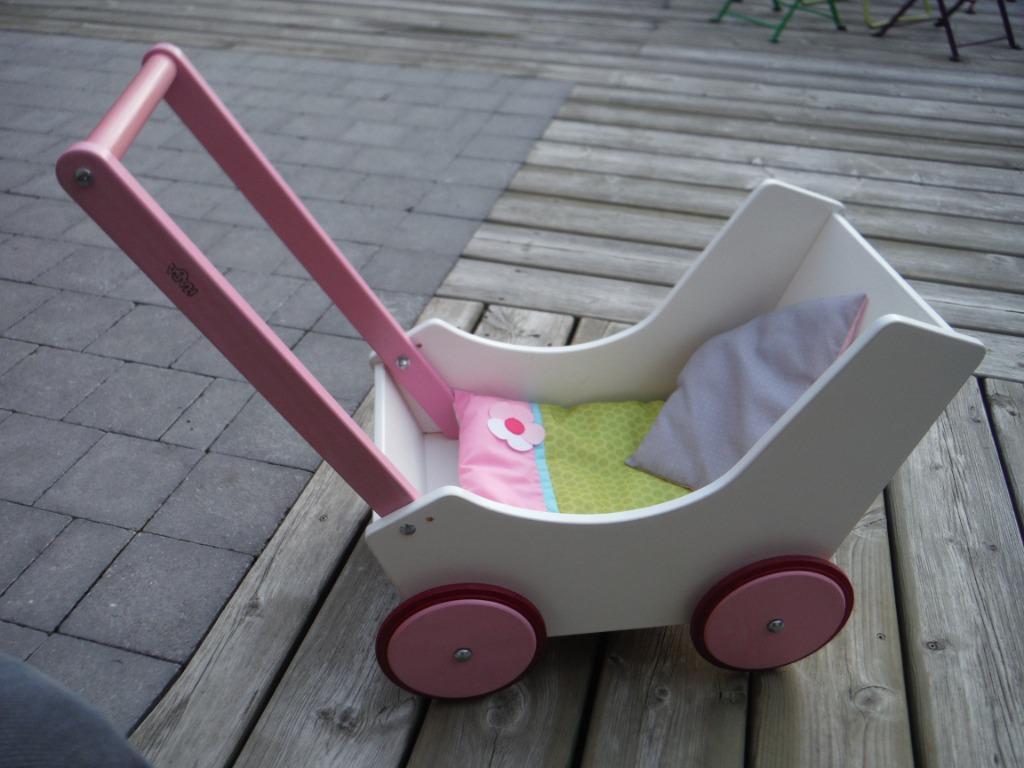 Landau en bois jouet Haba, Enfants & Bébés, Enlèvement ou Envoi, Comme neuf, Jouet à Pousser ou Tirer