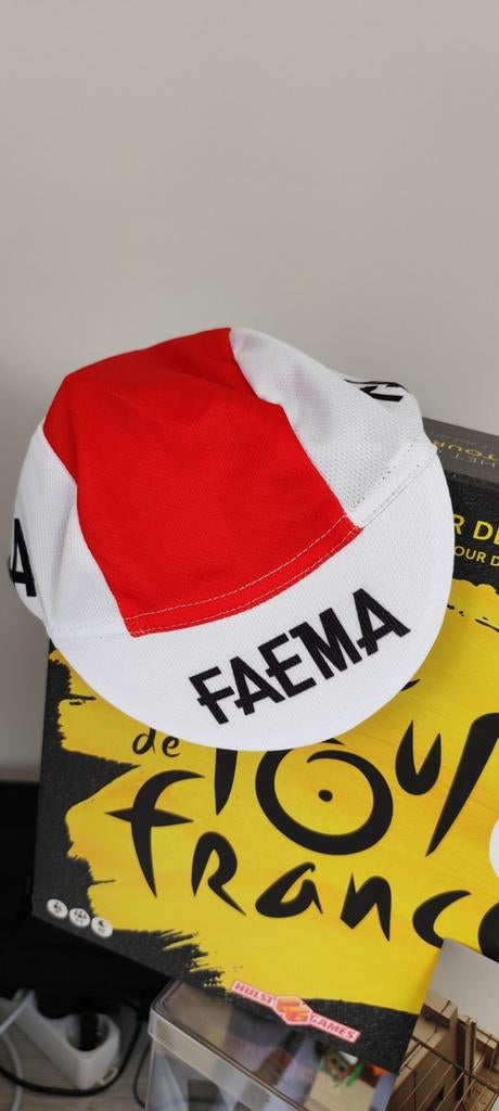 FAEMA-pet. Eddy Merckx. Nieuw, verpakt, verzending ok.
12€, Ophalen of Verzenden, Nieuw, Kleding