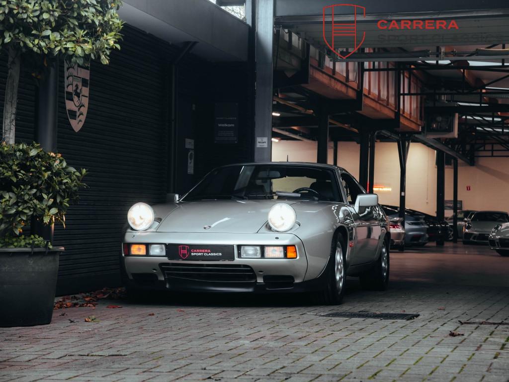 Porsche 928 S Coupé manual gearbox 4.7 S Coupé (bj 1983), Auto's, 4 zetels, Zwart, Leder, Bedrijf