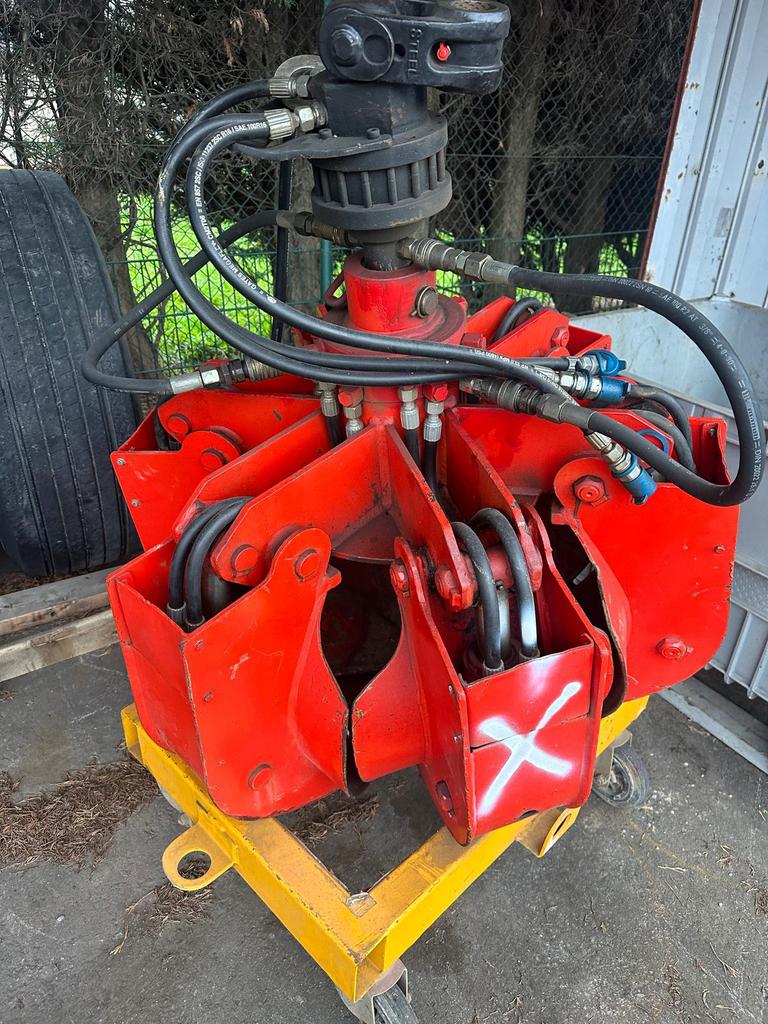 Hydraulische schroot grijper, Ophalen