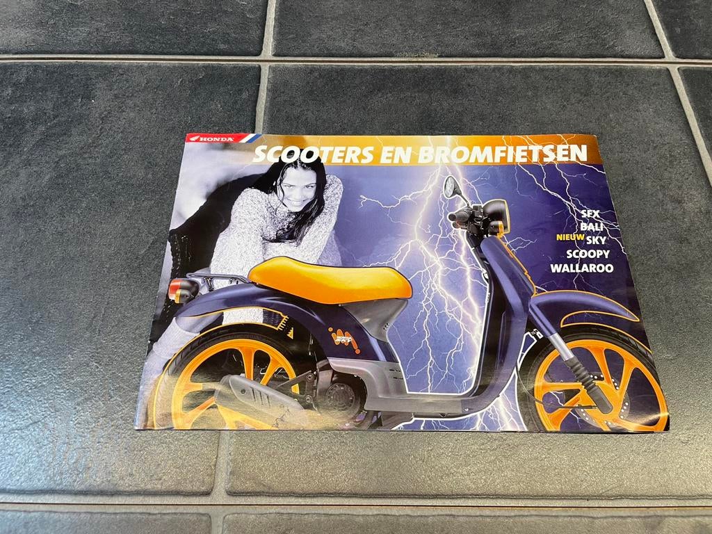 Honda wallaroo folder, Fietsen en Brommers, Brommeronderdelen | Algemeen, Ophalen of Verzenden, Zo goed als nieuw