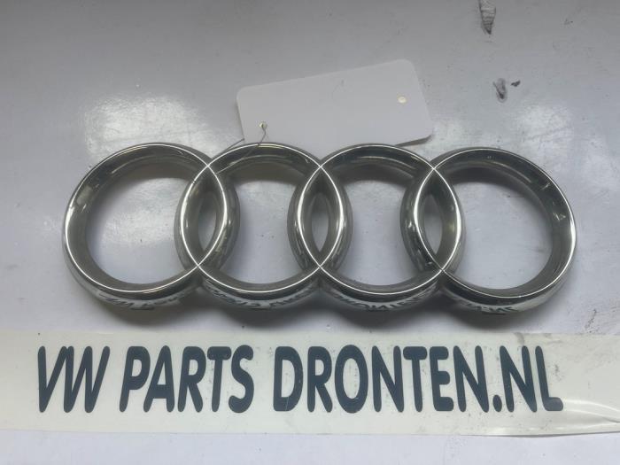 Embleem van een Audi A8, Auto-onderdelen, Carrosserie, Audi, Gebruikt, 3 maanden garantie, Ophalen of Verzenden