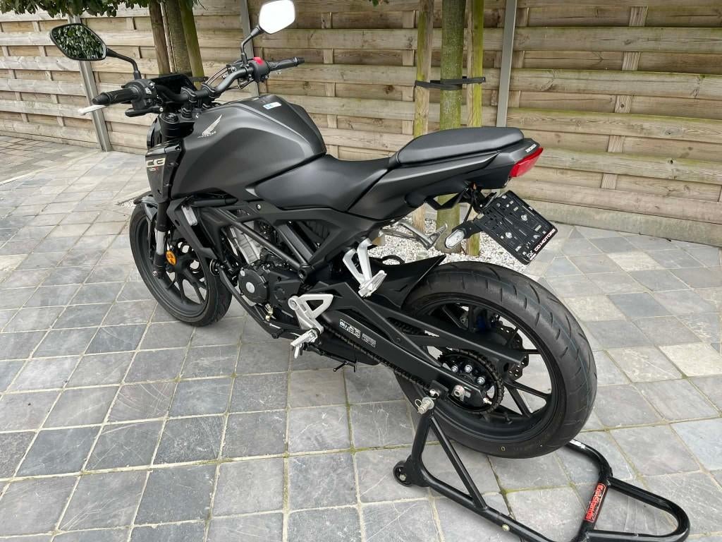 honda cb125-r 9/2025 **900km** matt rock gray ** nieuw !!** - foto 3