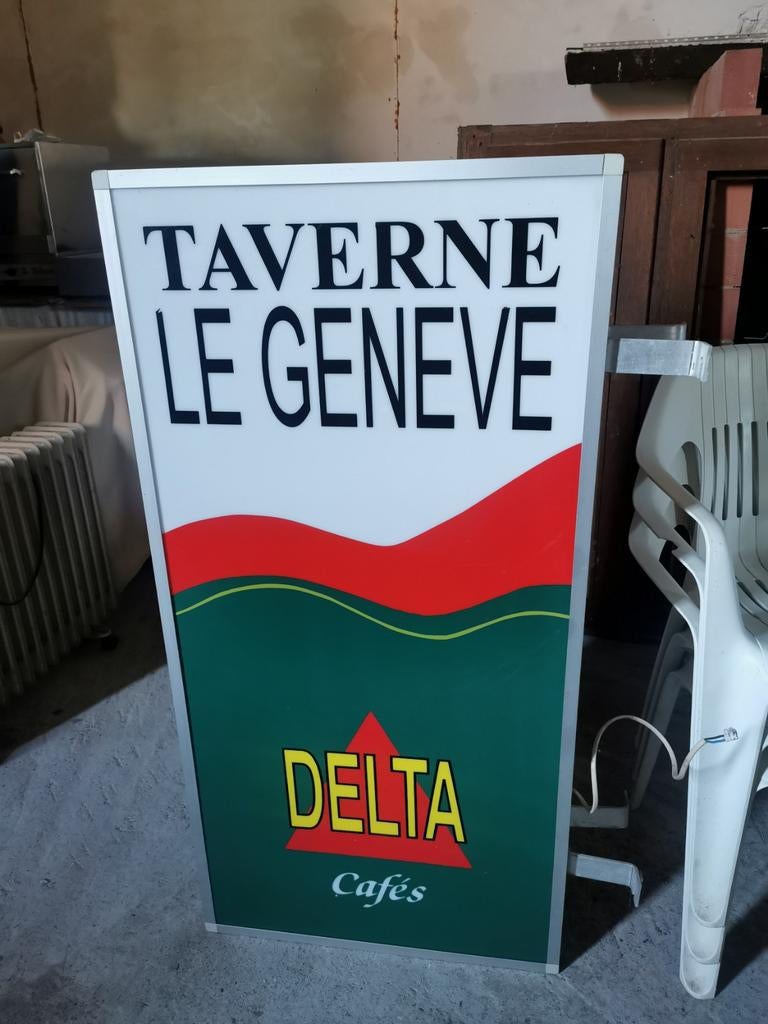 Grande enseigne lumineuse Delta café /taverne, Enlèvement
