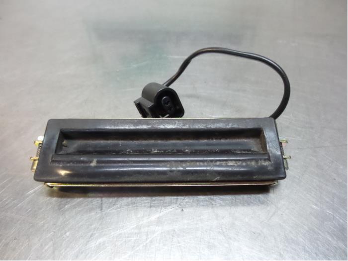 Poignée hayon d'un Volkswagen Passat (Passat 01-), Autos : Pièces & Accessoires, Volkswagen, -, Utilisé, -