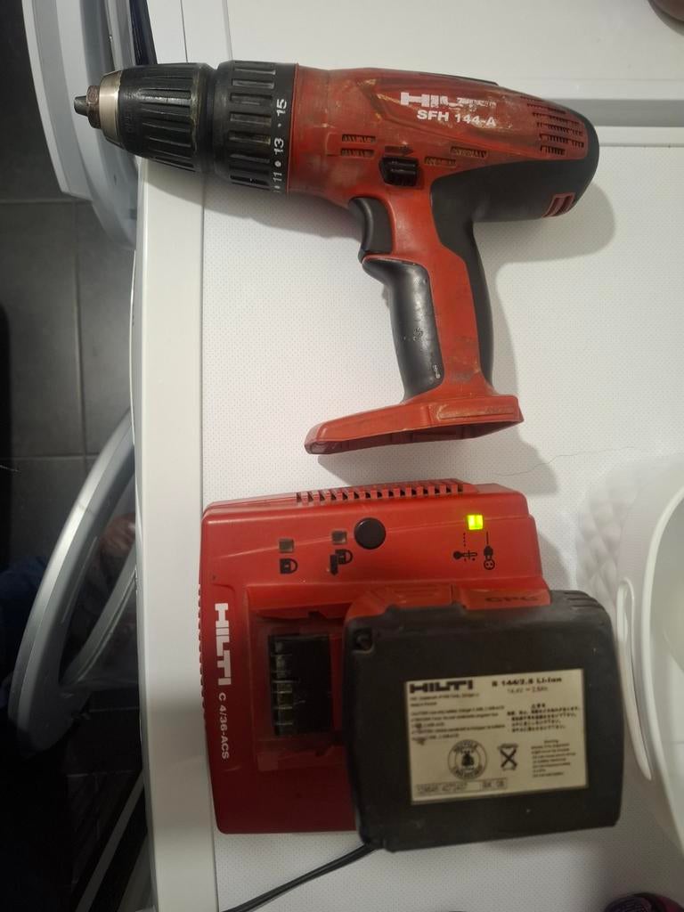 HILTI BOORMACHINE SFH 144A/ 14,4 Volt, Doe-het-zelf en Bouw, Gereedschap | Boormachines, Ophalen of Verzenden, Boormachine