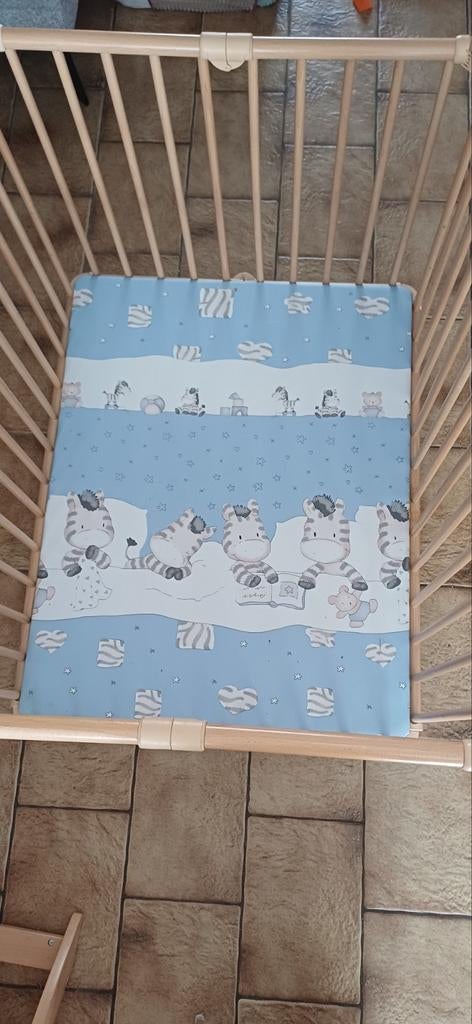 Opvouwbare box van Geuther naturel gevoerde zebra-achtergron, Kinderen en Baby's, Ophalen of Verzenden, Zo goed als nieuw, Rechthoekig