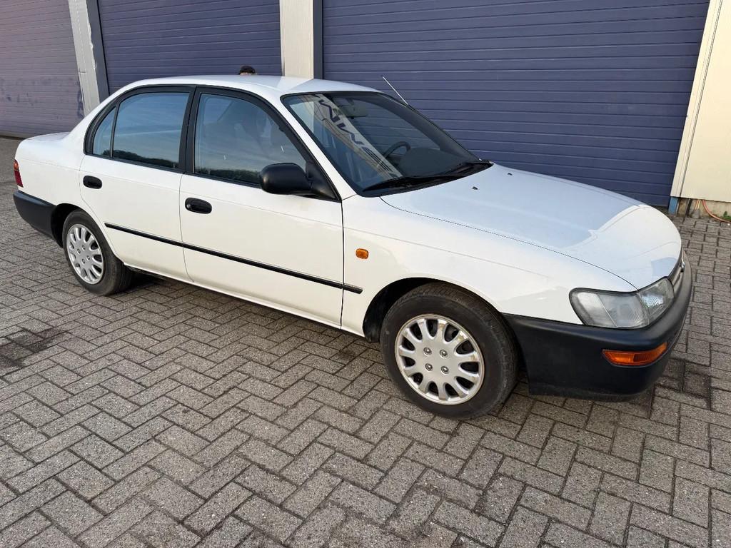 Toyota Corolla *BELGIAN CAR-VOITURE BELGE-TOPSHAPE*, Auto's, Oldtimers, 4 deurs, 75 pk, Wit, Bedrijf