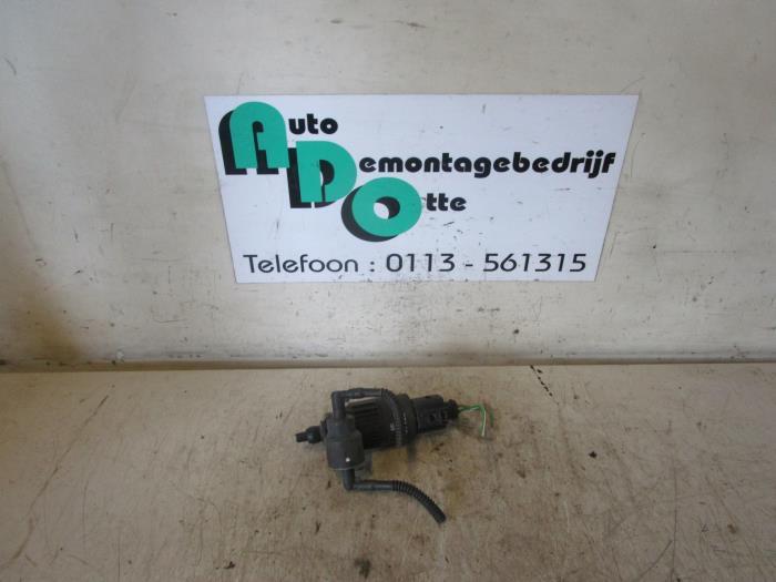 Pompe lave-glace avant d'un Volkswagen Golf (Golf 97-), Autos : Pièces & Accessoires, Volkswagen, -, 3 mois de garantie, Utilisé