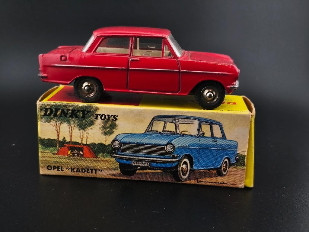 DINKY TOYS FRANKRIJK OPEL KADETT REF 540, Hobby en Vrije tijd, Ophalen of Verzenden, Zo goed als nieuw, Auto, Dinky Toys