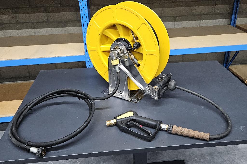 Automatische slangenhaspel RVS 15m met nieuw pistool, Tuin en Terras, Hogedrukreinigers, Ophalen of Verzenden, Zo goed als nieuw