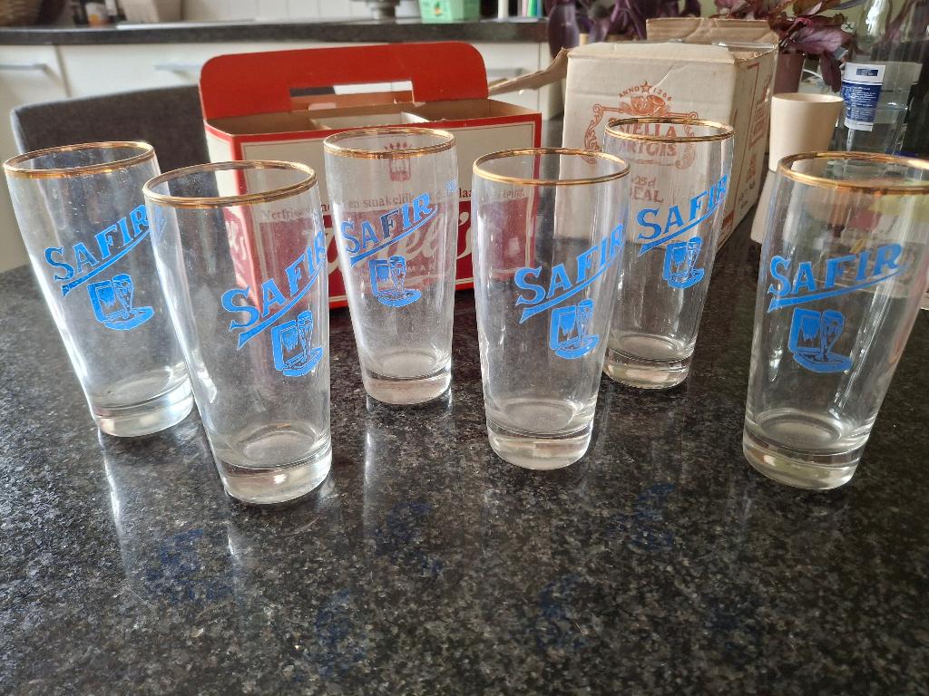 6 bierglazen safir met gouden rand, Verzamelen, Ophalen of Verzenden