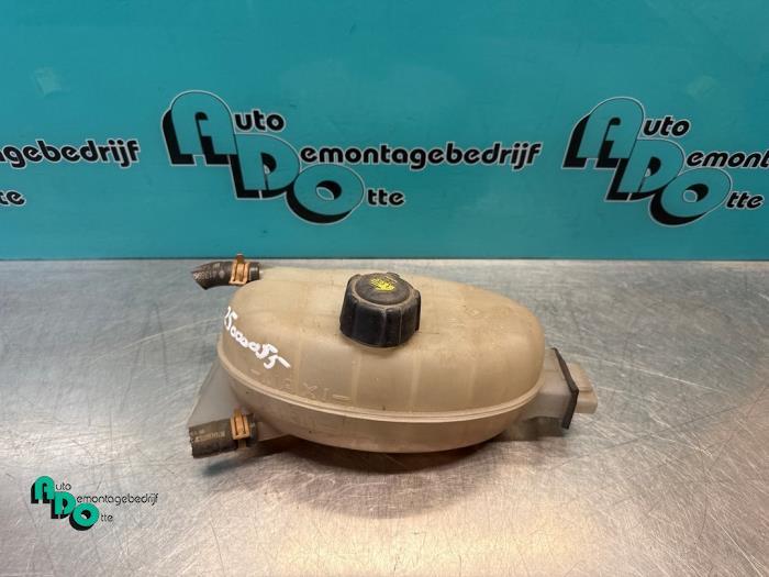 Réservoir d'expansion d'un Renault Trafic (Trafic 01-), Renault, -, 3 mois de garantie, Utilisé