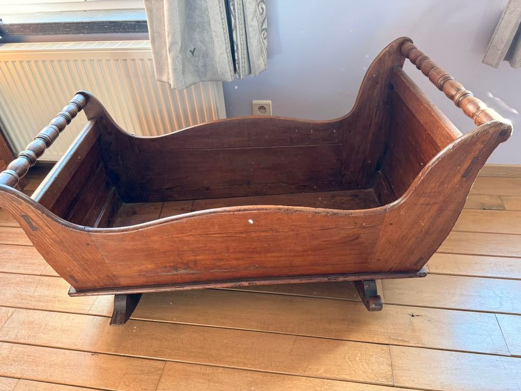 Eiken antieke kinderbed - schommelt, Enlèvement