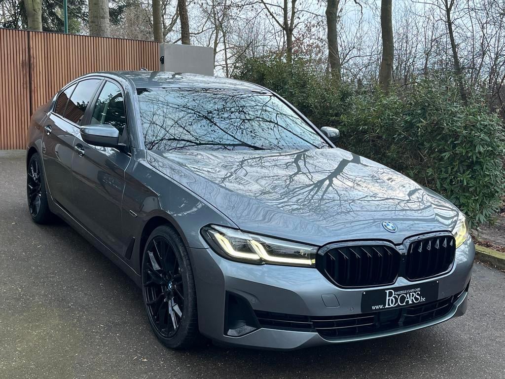 BMW 530 Laser-Cockpit Pro-Head Up-HK Sound-Cam-20", Auto's, BMW, Automaat, Achterwielaandrijving, 4 cilinders, Leder