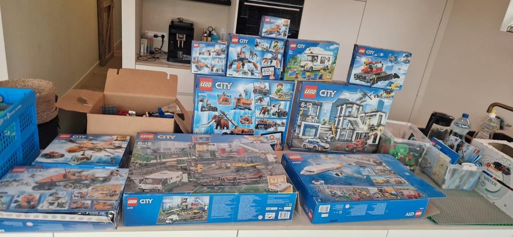 NU €395 – Grote LEGO City bundel – trein, vliegtuig, politie, Kinderen en Baby's, Speelgoed | Duplo en Lego, Ophalen, Lego