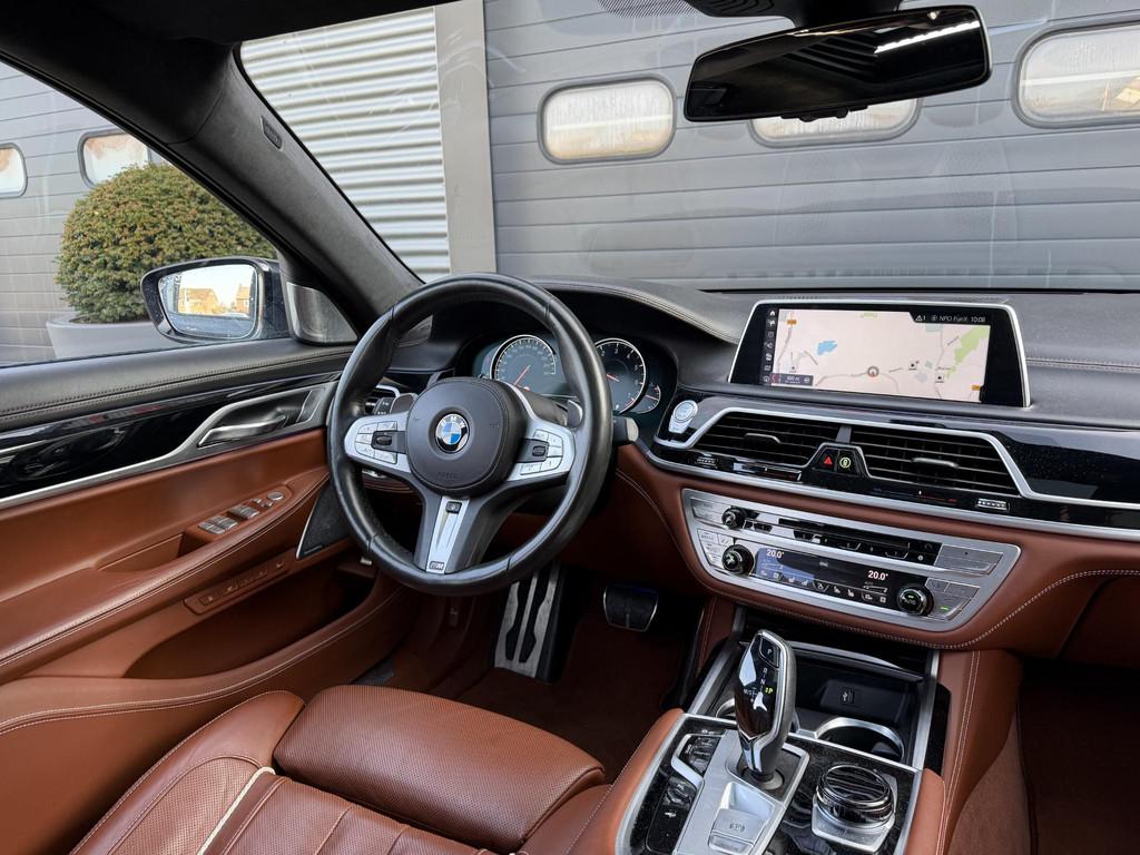 BMW 7-serie 750i xDrive High Executive M-Sport | Panoramadak, Auto's, BMW, Automaat, 4 deurs, Lichtsensor, Gebruikt