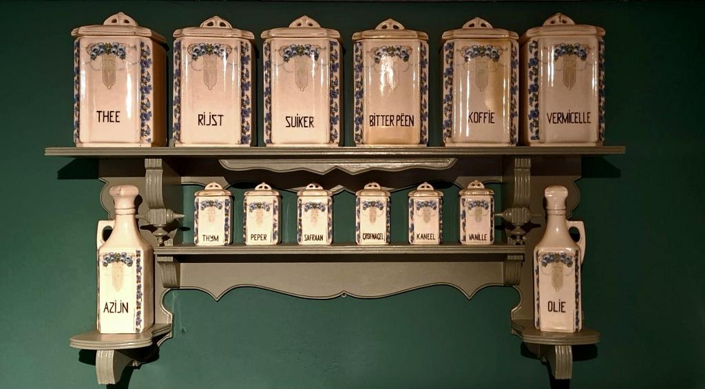 étagère à épices, Enlèvement