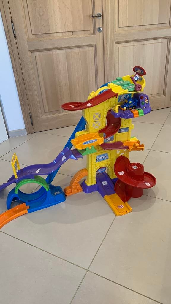 Toet toet auto’s stuntpark Vtech, Enlèvement, Utilisé, 2 à 4 ans