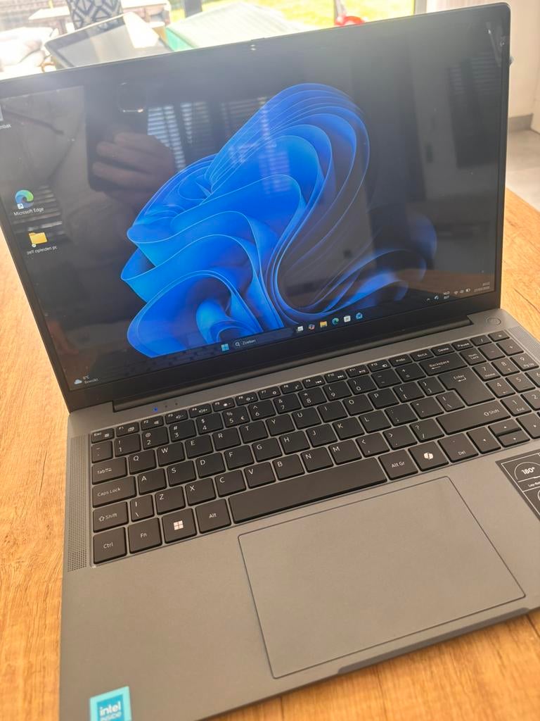 Medion akoya E15233, Comme neuf, 4 Ghz ou plus, 4 GB, 15 pouces