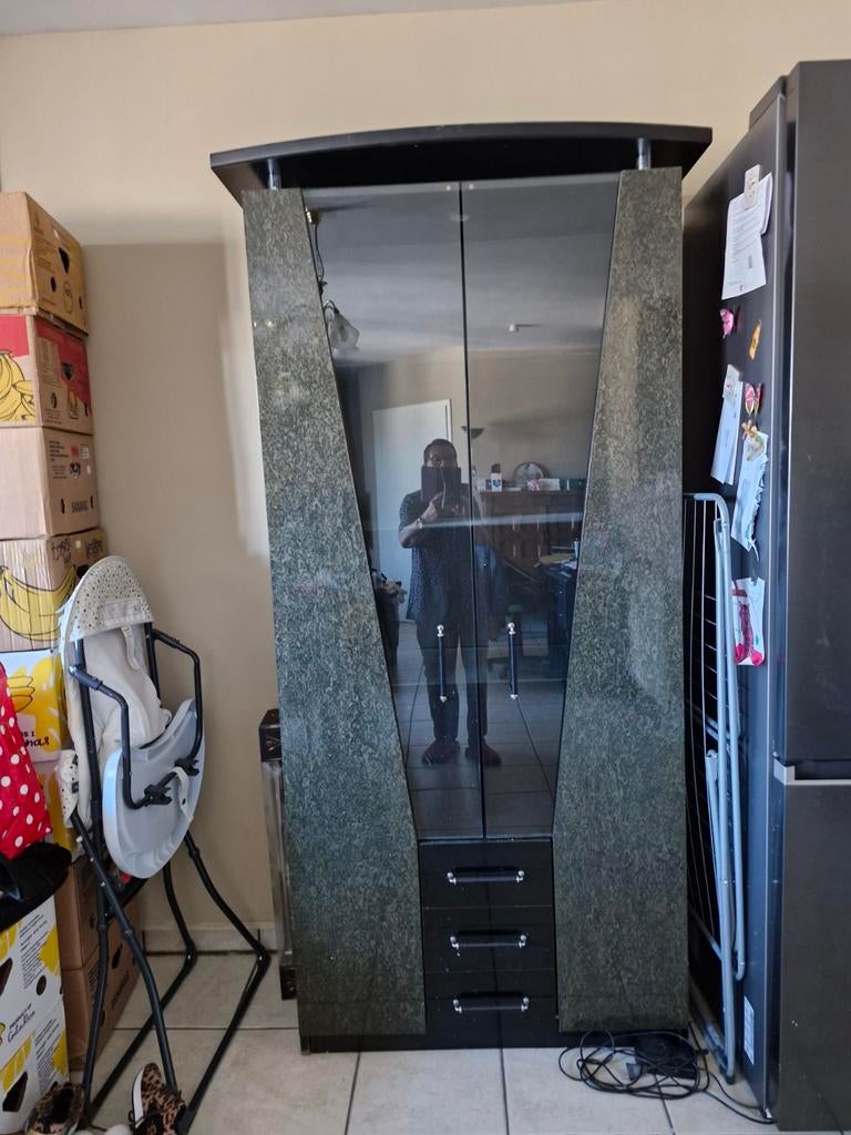 Vitrinekast, Ophalen