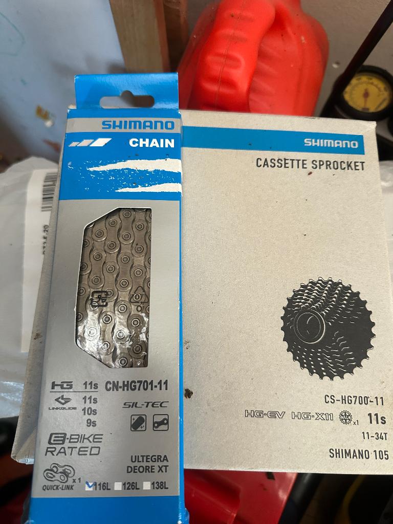 Cassette en ketting Shimano, Fietsen en Brommers, Fietsonderdelen, Ophalen, Derailleur of Ketting, Shimano, Nieuw