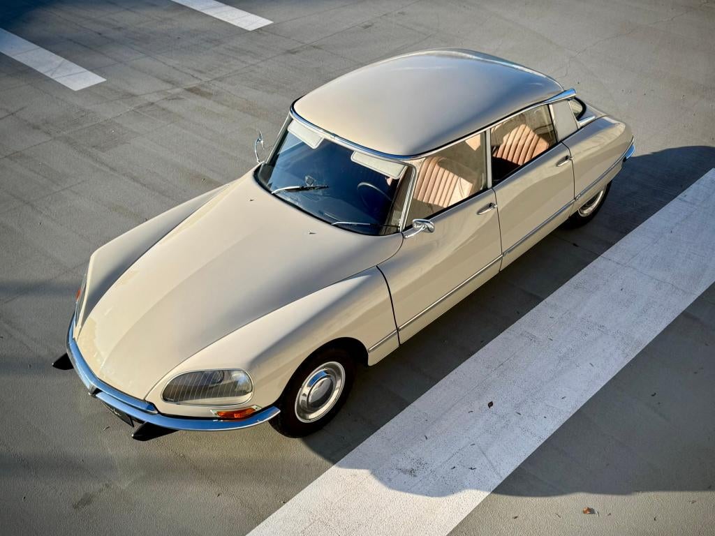 Citroen DS D Super 20 met 5 versnellingen., Auto's, Citroën, Voorwielaandrijving, 4 deurs, Beige, 4 cilinders