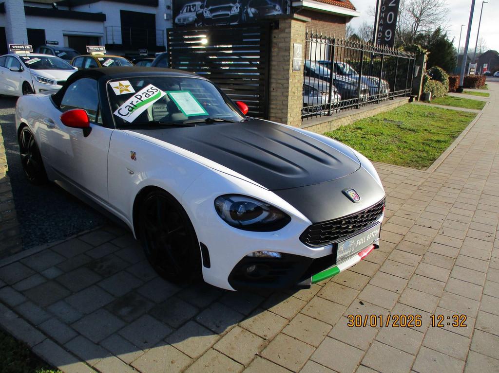 Abarth 124 Spider 1.4I TURBO 170PK FULL OPTION NAVI LEDER MO, Auto's, Gebruikt, 4 cilinders, Cabriolet, https://public.car-pass.be/vhr/18fbfa65-353a-45e4-89a3-2fbd9afc670e