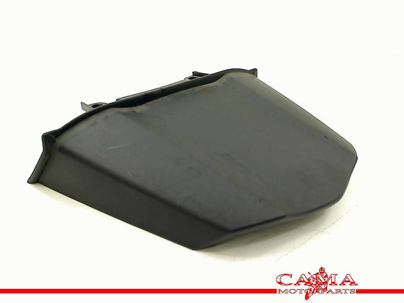 QUEUE DE CARENAGE CENTRE Honda (77215-MGH-640), Dhr. S. di Majo, Utilisé, Info@cama-motorparts.nl, P.J. Troelstraweg 8 8
3144 CX  MAASSLUIS, NL