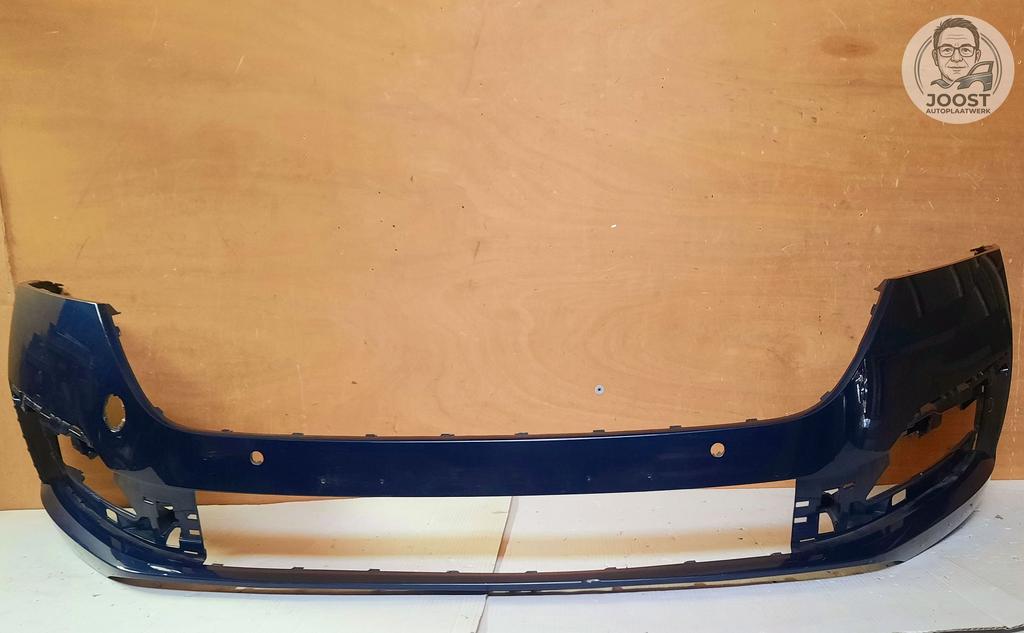 Voorbumper orgineel Skoda Octavia IV v.a 2020 5E3807221, Gebruikt, Voor, Herkomst onderdeel bekend, Ophalen of Verzenden