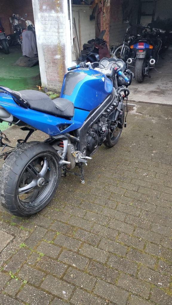 TRIUMPH SPRINT ST1050 + documents, Motos, Motos | Triumph, Particulier, Super Sport, plus de 35 kW, 3 cylindres, Enlèvement ou Envoi