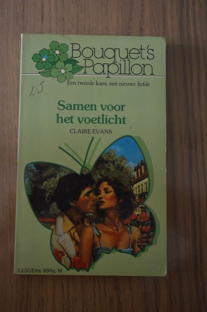 Bouquet's papillon 16 :Claire Evans-Samen voor het voetlicht, Boeken, Romans, Gelezen, Nederland, Ophalen of Verzenden